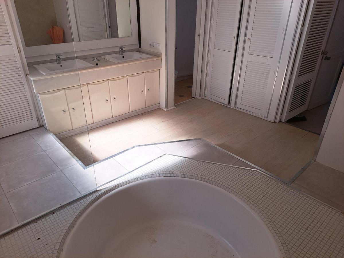 מארבלה Private Suites In Huge Penthouse 1St Line Puerto Banus, Incredible Views, Jacuzzis מראה חיצוני תמונה
