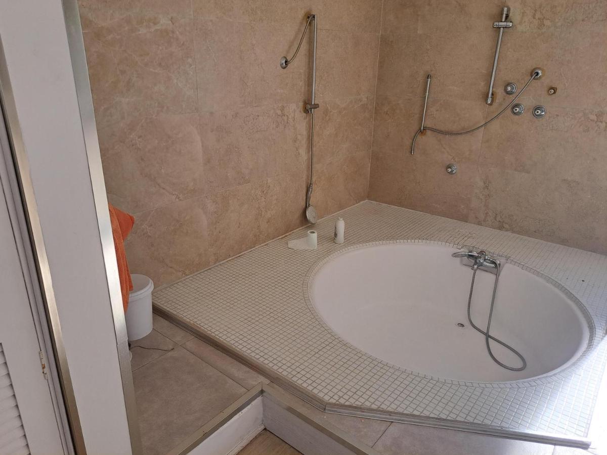 מארבלה Private Suites In Huge Penthouse 1St Line Puerto Banus, Incredible Views, Jacuzzis מראה חיצוני תמונה