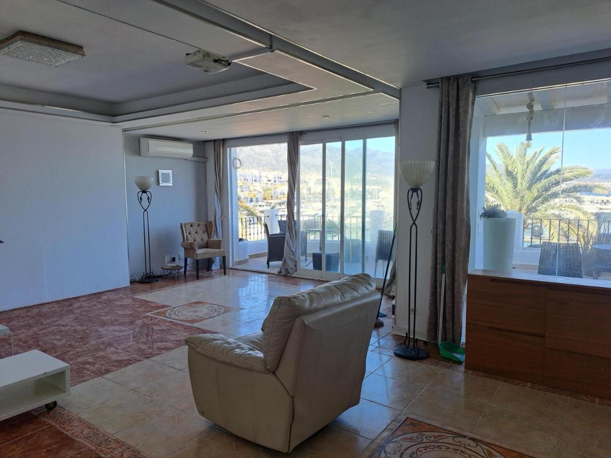 מארבלה Private Suites In Huge Penthouse 1St Line Puerto Banus, Incredible Views, Jacuzzis מראה חיצוני תמונה