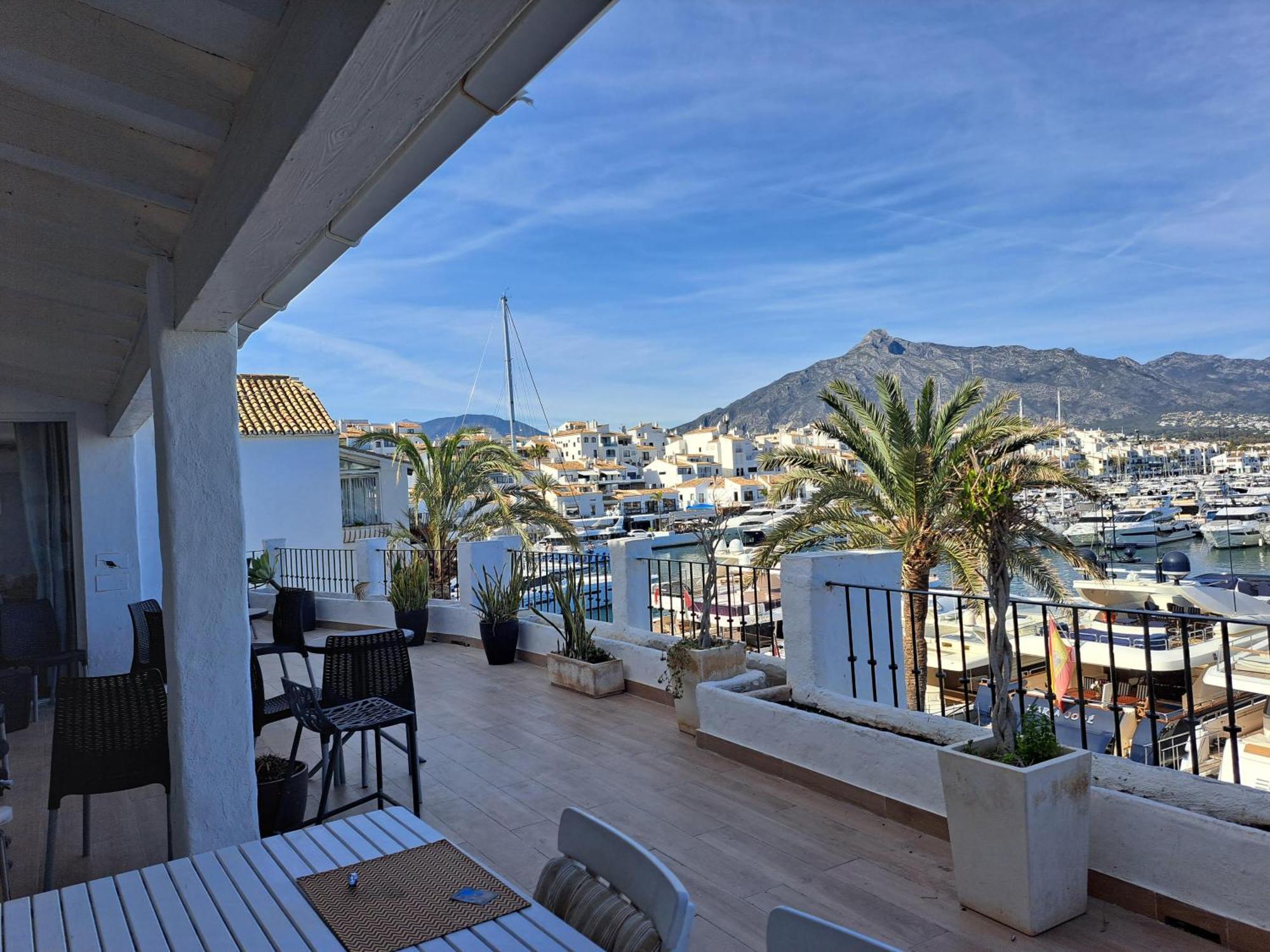 מארבלה Private Suites In Huge Penthouse 1St Line Puerto Banus, Incredible Views, Jacuzzis מראה חיצוני תמונה
