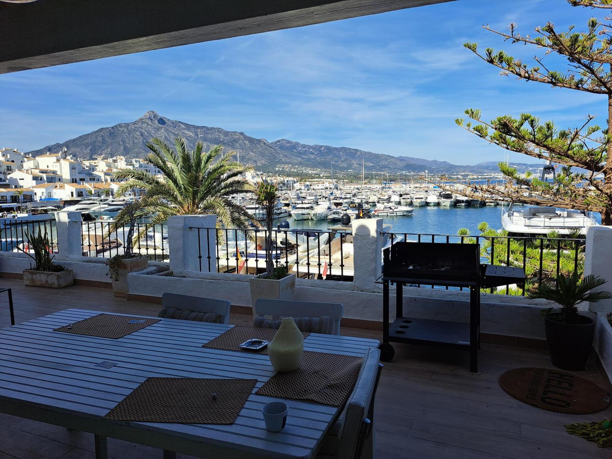 מארבלה Private Suites In Huge Penthouse 1St Line Puerto Banus, Incredible Views, Jacuzzis מראה חיצוני תמונה